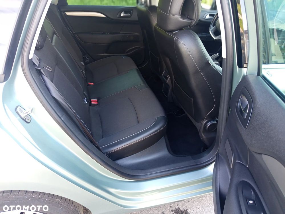 Citroën C4 VTi 120 Exclusive - 22