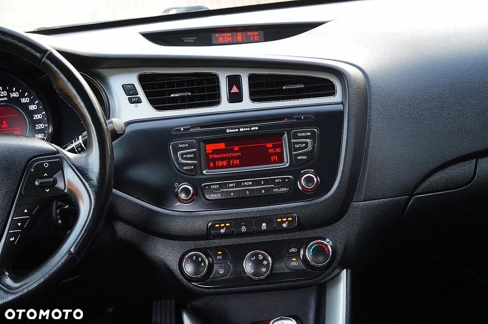 Kia Ceed 1.4 CVVT Attract - 14