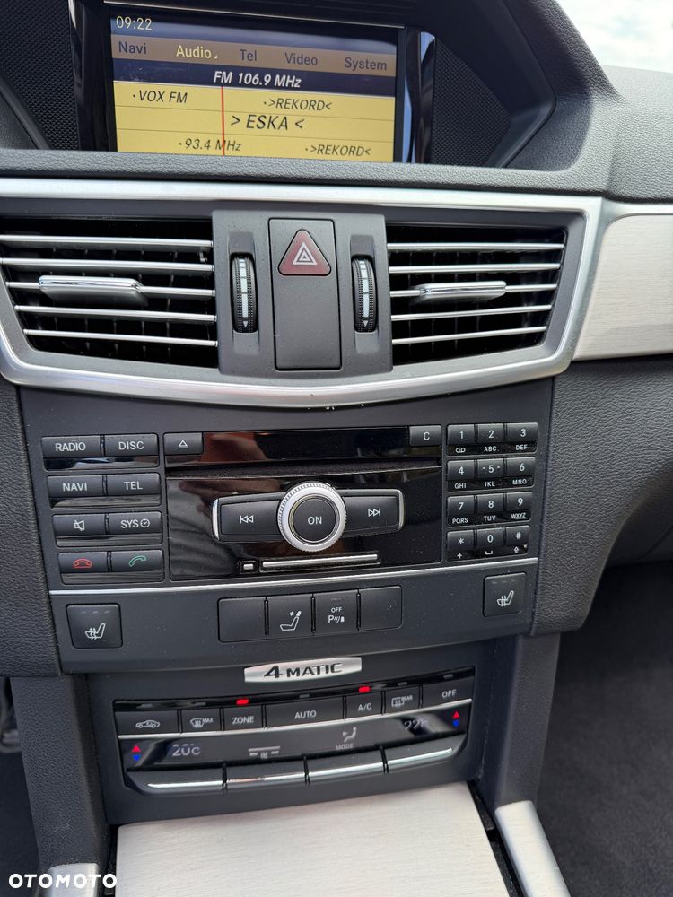 Mercedes-Benz Klasa E 350 CDI DPF 4Matic BlueEFFICIENCY 7G-TRONIC Elegance - 35