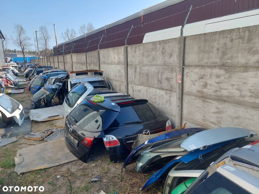 KOMPLETNY TYŁ KLAPA BAGAŻNIKA ZDERZAK TYŁ LAMPY OPEL ASTRA J KOMBI Z20R - 17