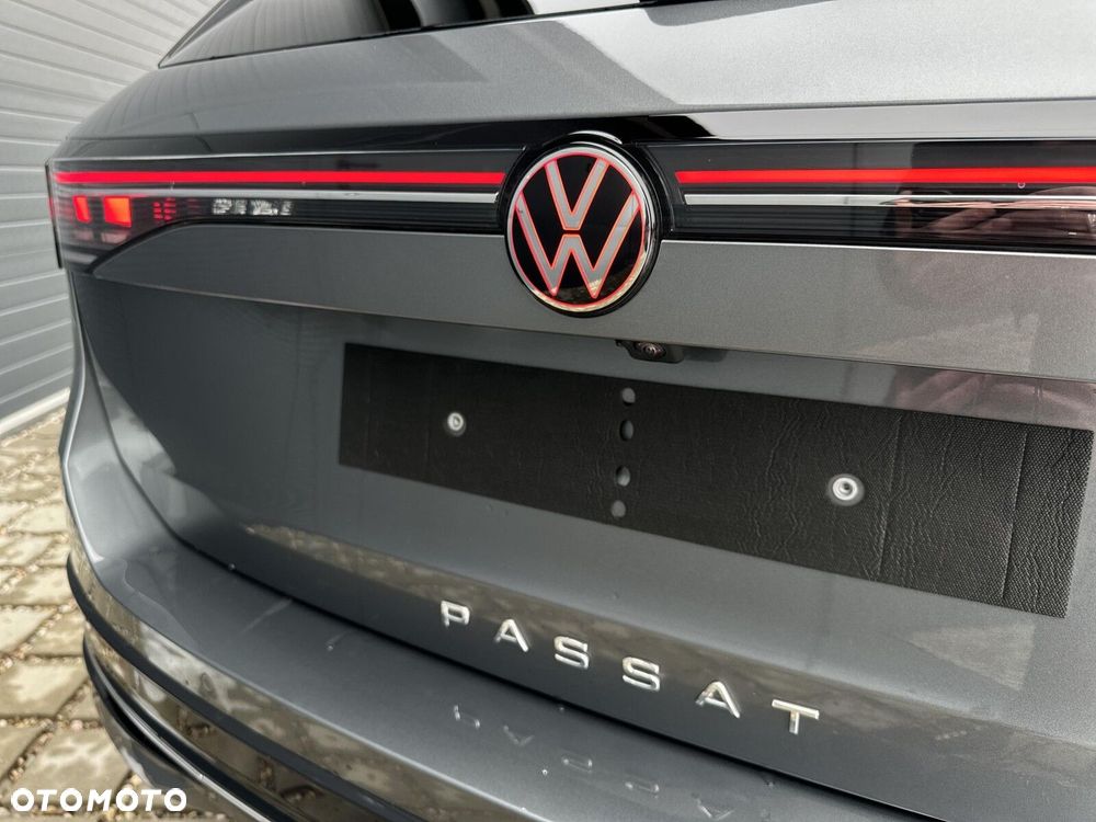 Volkswagen Passat Variant 2.0 TDI EVO Elegance DSG - 25