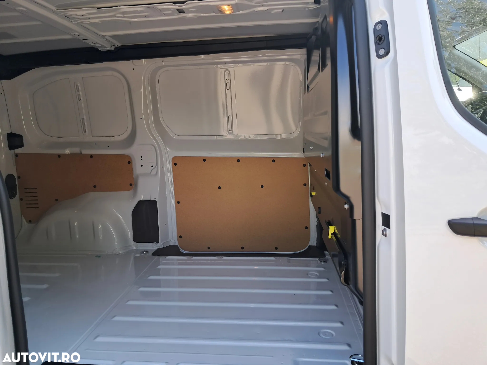 Citroën JUMPY FURGON L2 1.5 diesel 120 CP - 10