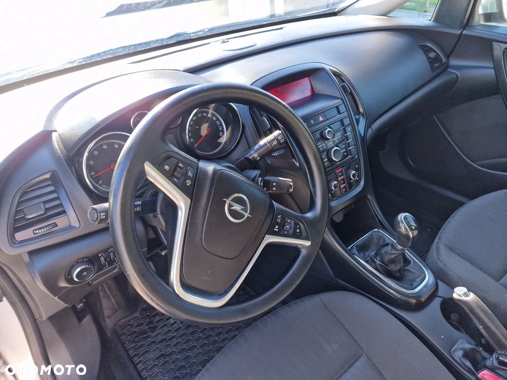 Opel Astra IV 1.4 T Essentia EU6 - 13