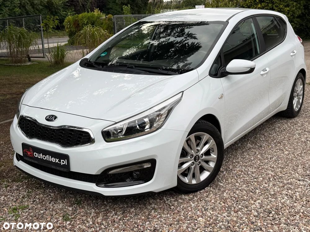 Kia Ceed - 22