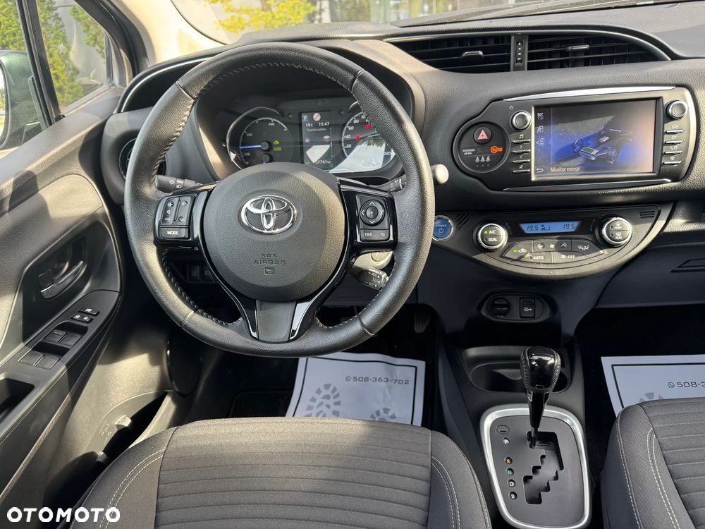 Toyota Yaris Hybrid 100 Premium EU6 - 18