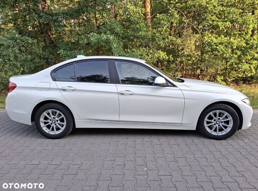 BMW Seria 3 318d - 3