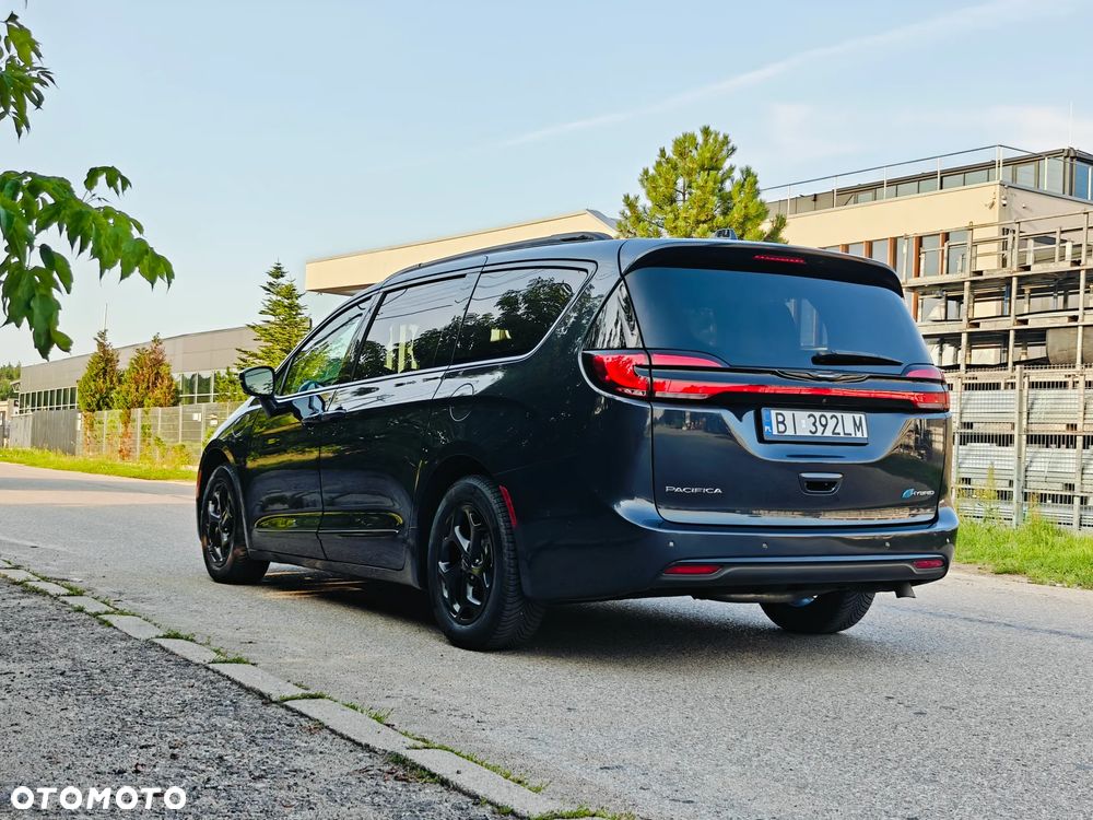 Chrysler Pacifica - 15
