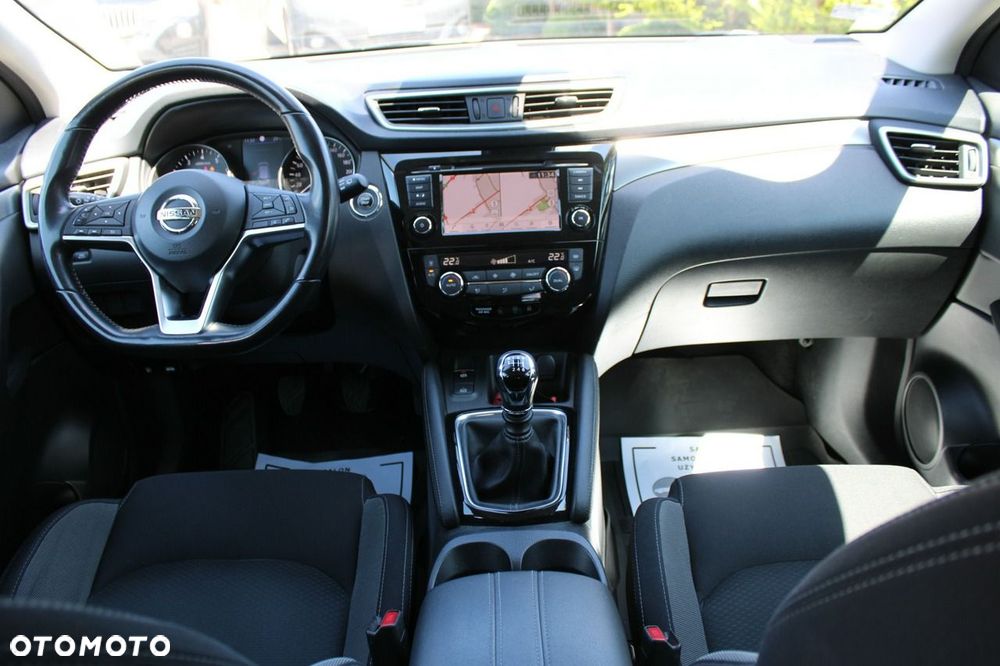 Nissan Qashqai 1.3 DIG-T N-Connecta EU6d - 24