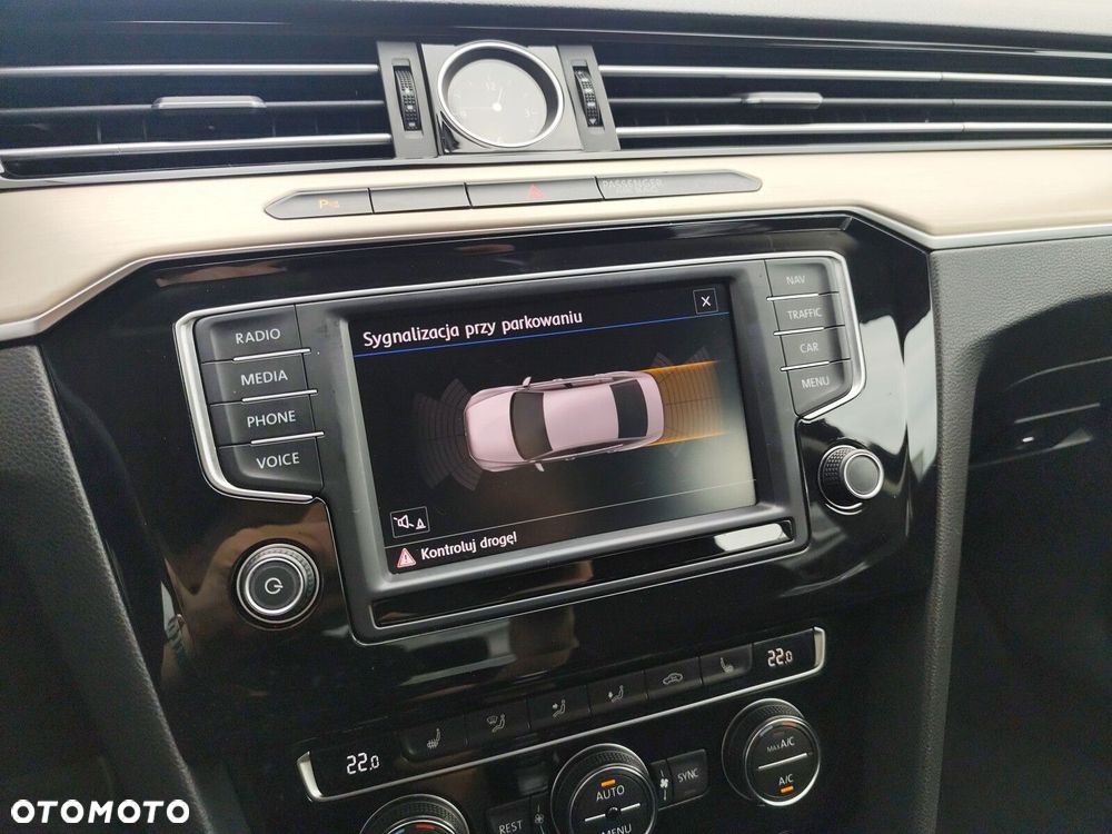 Volkswagen Passat - 25