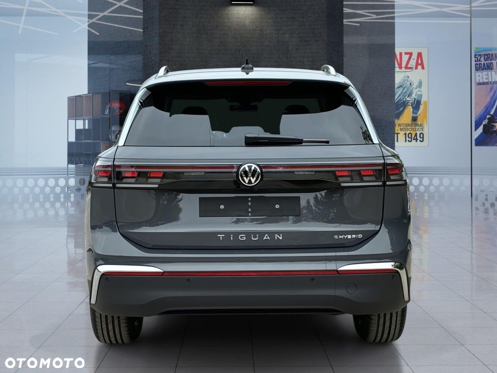 Volkswagen Tiguan - 10