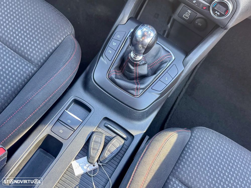 Ford Focus 1.0 EcoBoost MHEV ST-Line - 12