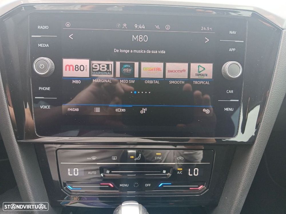 VW Passat Variant 2.0 TDI Business DSG - 23