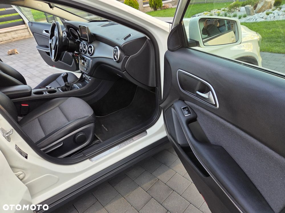 Mercedes-Benz GLA 180 (CDI) d - 24