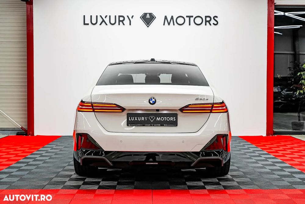 BMW Seria 5 520d AT MHEV - 13