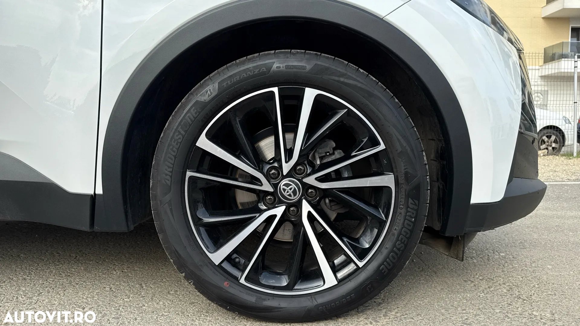 Toyota C-HR 2.0 HEV 197 CP 4x2 CVT Exclusive - 22