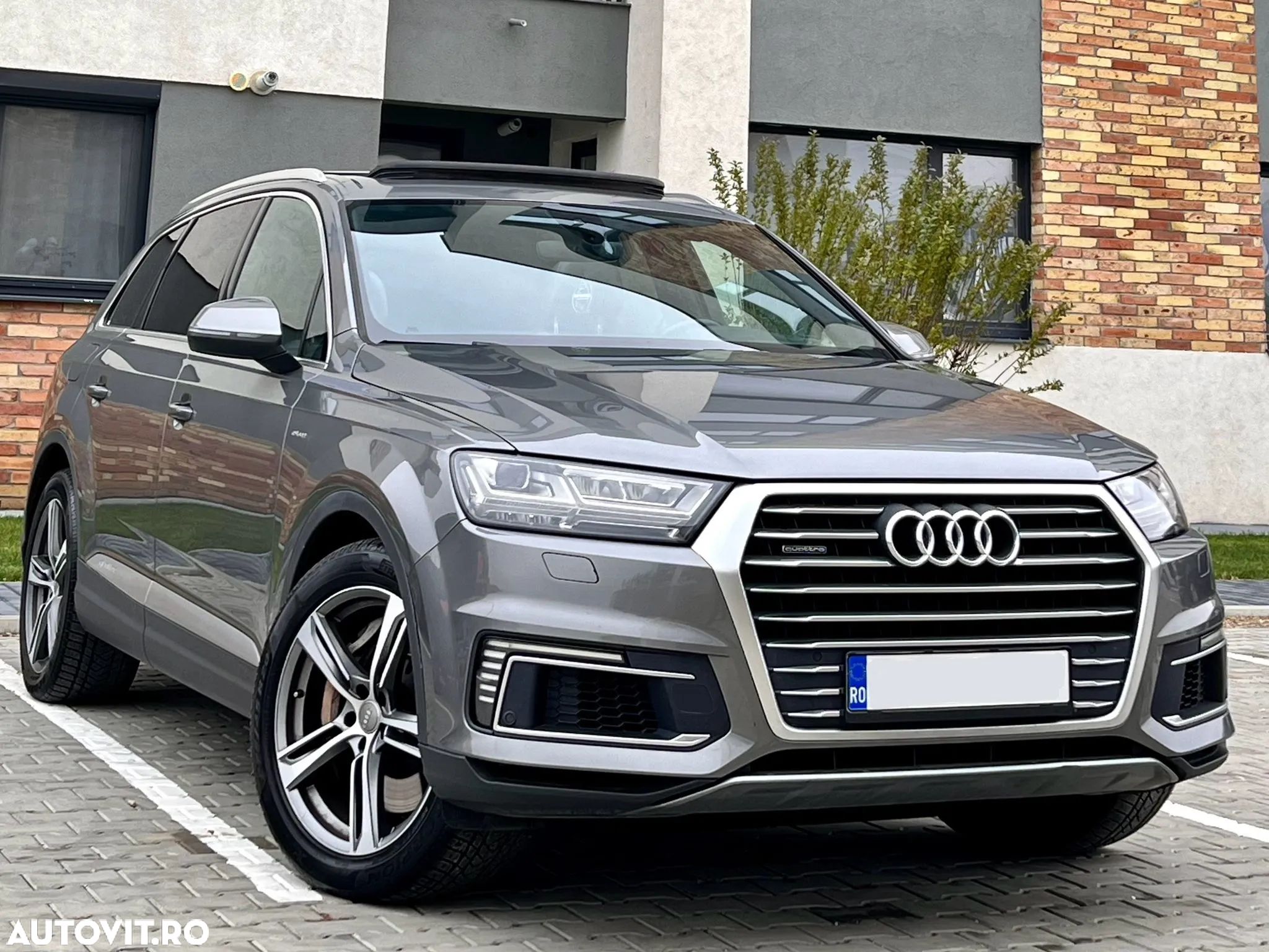 Audi Q7 e-tron 3.0 TDI quattro Tiptronic - 1