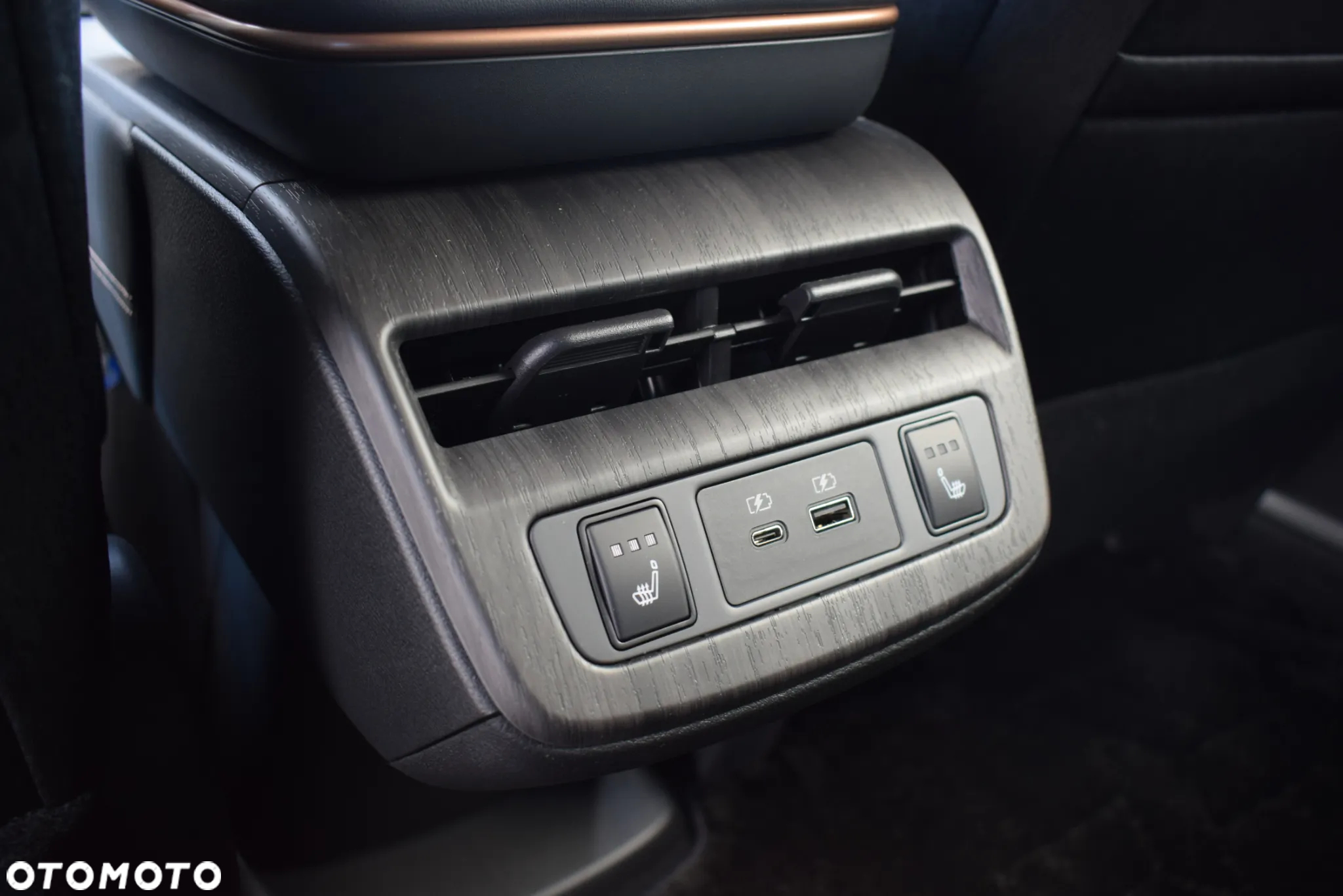 Nissan Ariya 87kWh E-4orce Evolve - 10