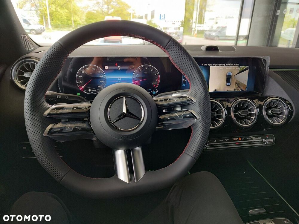 Mercedes-Benz GLA - 10