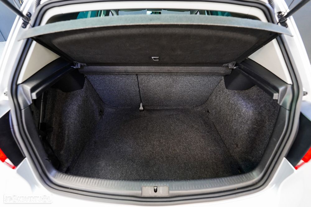 VW Golf 1.6 TDi Highline - 14