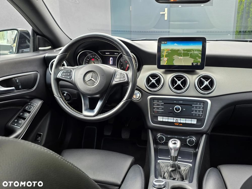 Mercedes-Benz CLA 200 - 11