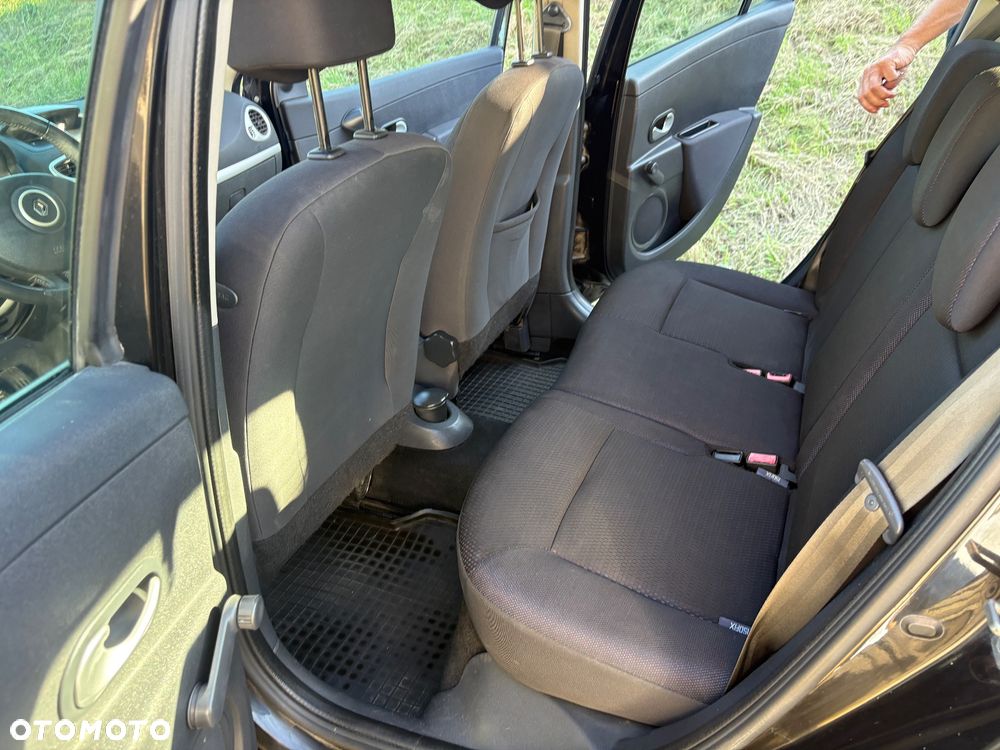 Renault Clio - 18