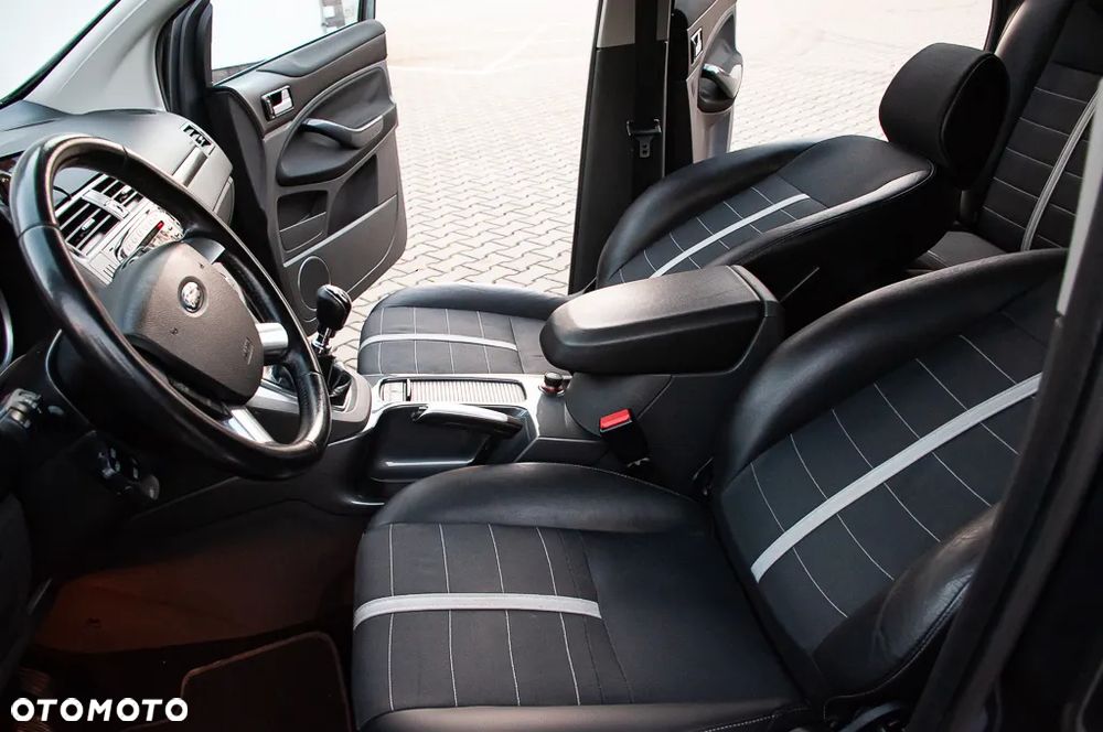 Ford Kuga 2.0 TDCi Titanium - 37