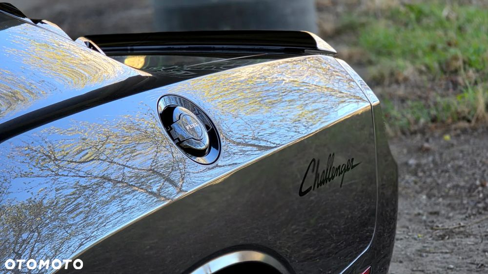 Dodge Challenger - 9