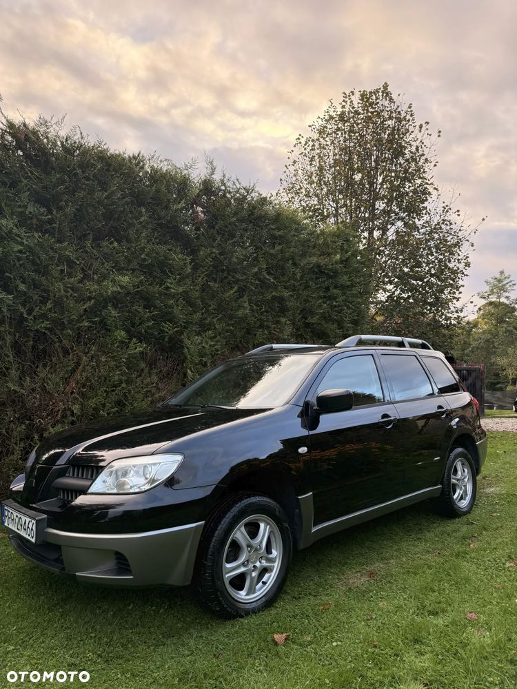 Mitsubishi Outlander 2.0 Intense DAKAR - 18
