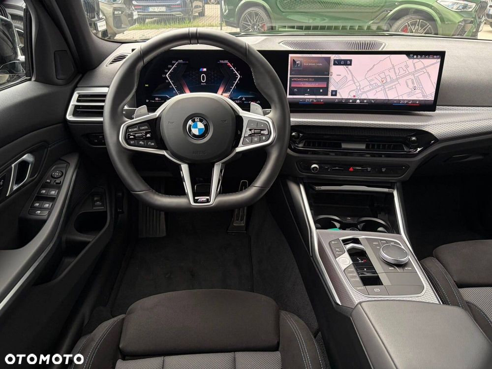 BMW Seria 3 330i xDrive M Sport sport - 18