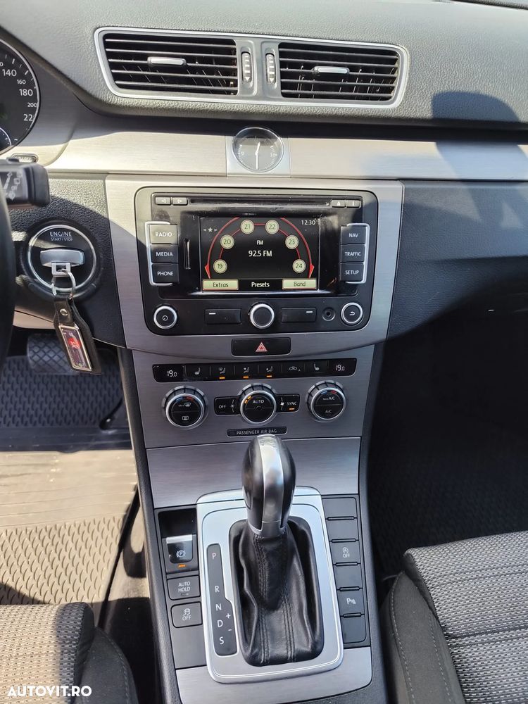 Volkswagen Passat - 8