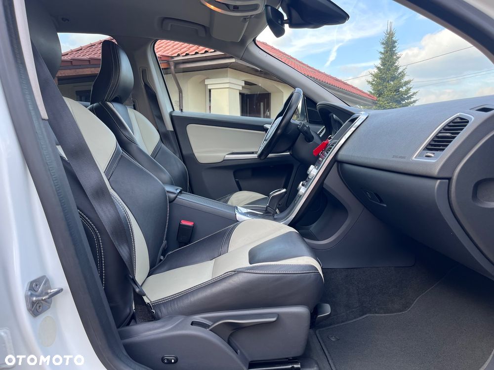 Volvo XC 60 D4 Geartronic Momentum - 16