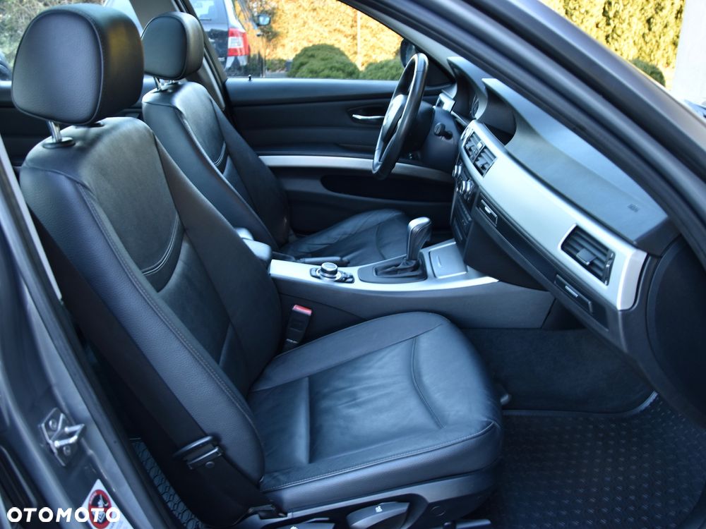 BMW Seria 3 318d DPF Edition Exclusive - 14