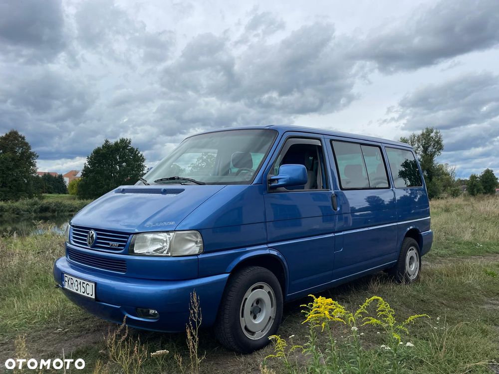 Volkswagen Multivan - 12