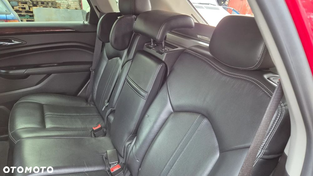 Cadillac SRX - 26
