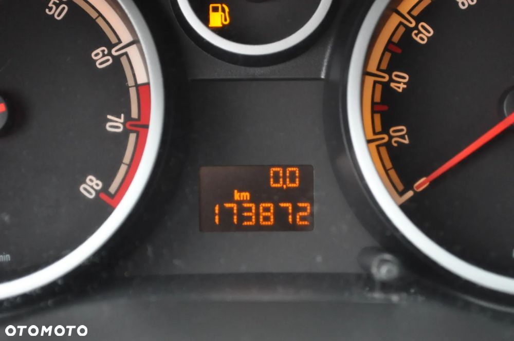 Opel Corsa 1.2 16V Cosmo - 11