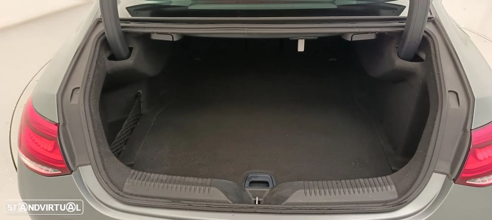 Mercedes-Benz CLS 300 d 4Matic - 31