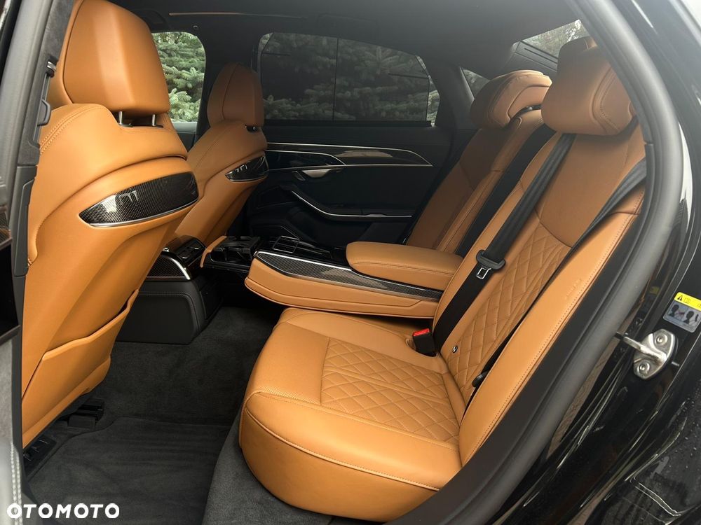 Audi S8 - 16
