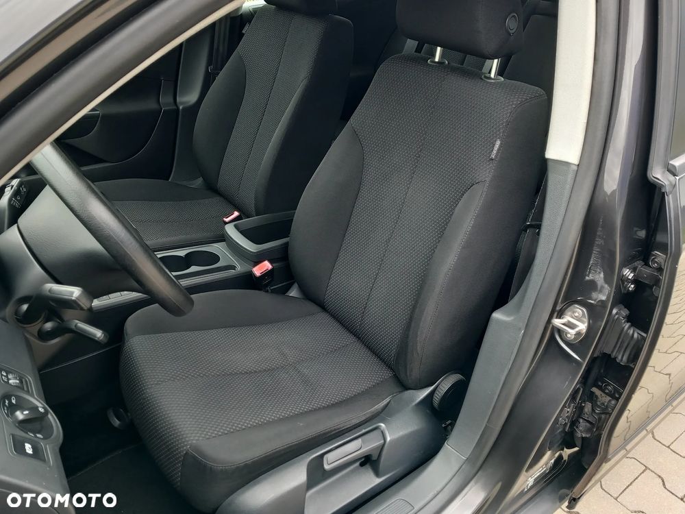Volkswagen Passat 1.6 Trendline - 10