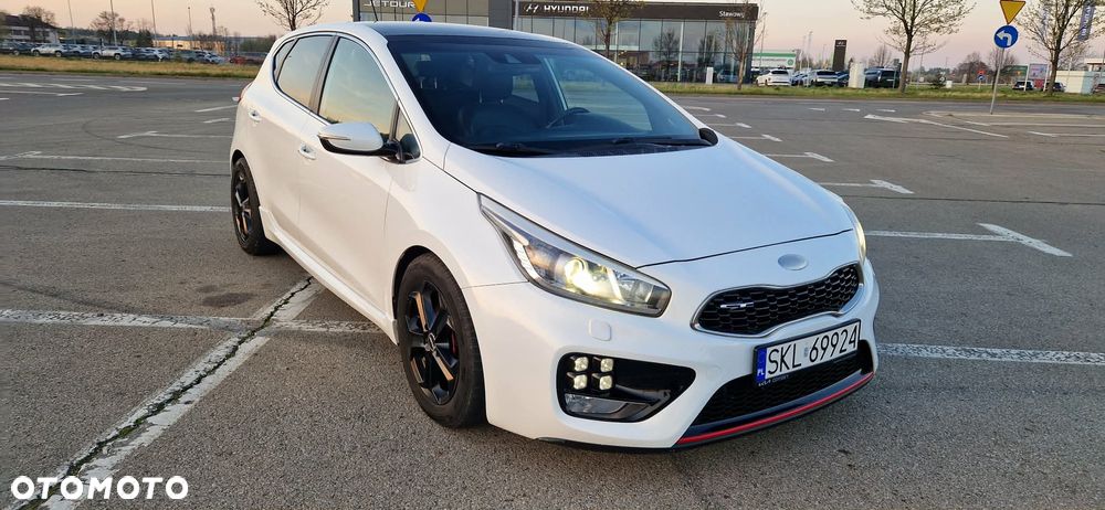 Kia Ceed - 14