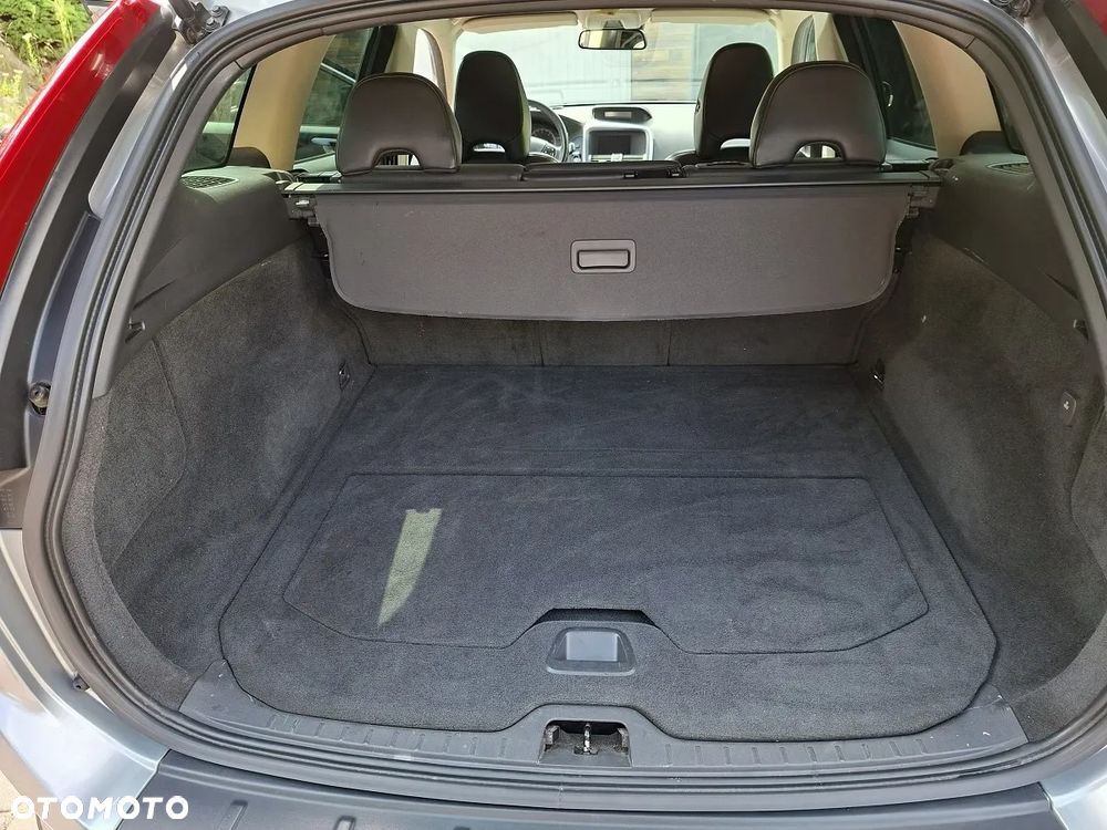 Volvo XC 60 D5 AWD - 11