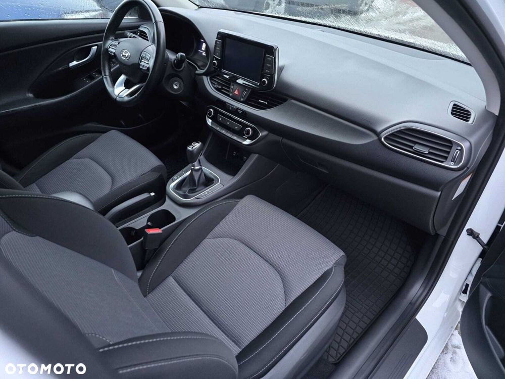 Hyundai i30 1.5 T-GDI 48V Smart - 13