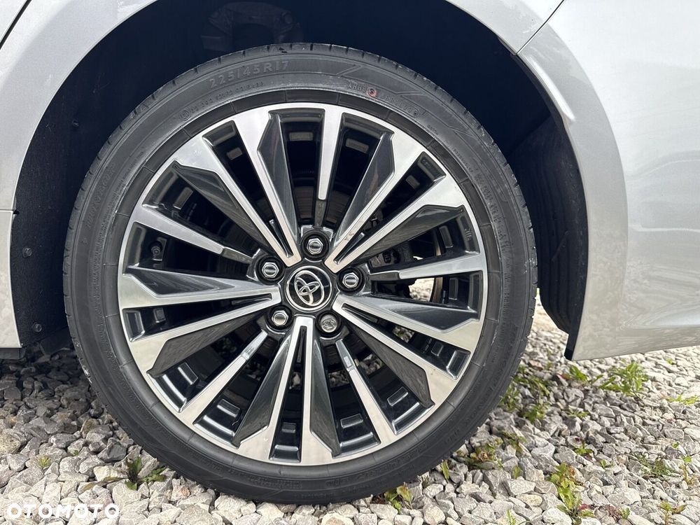 Toyota Corolla 1.8 Hybrid Style - 17