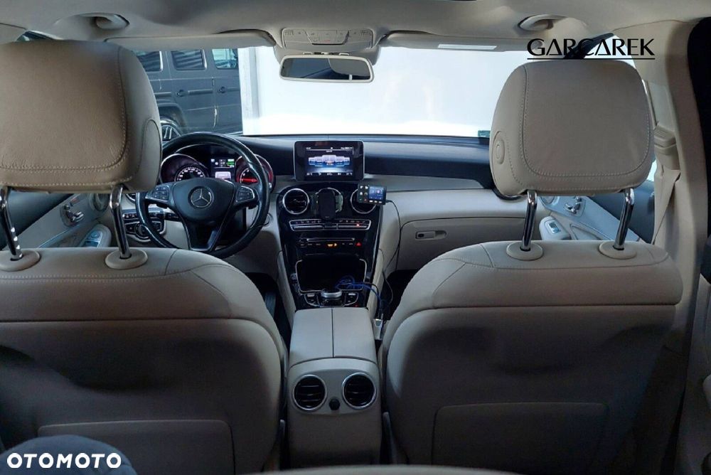 Mercedes-Benz GLC - 21