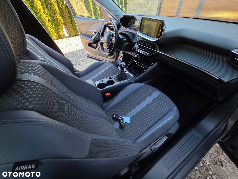 Peugeot 2008 1.2 Pure Tech GPF Allure S&S - 15