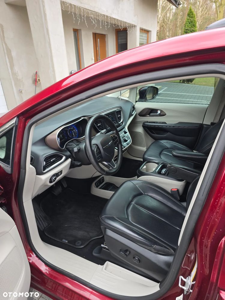 Chrysler Pacifica - 14