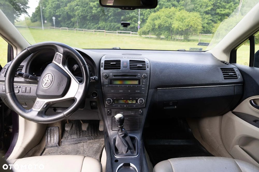 Toyota Avensis 2.2 D-4D Sol Plus - 10