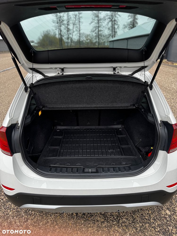 BMW X1 xDrive18d - 13