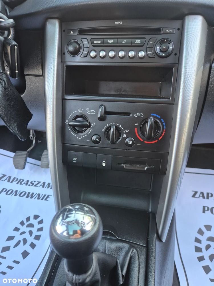 Peugeot 207 - 25