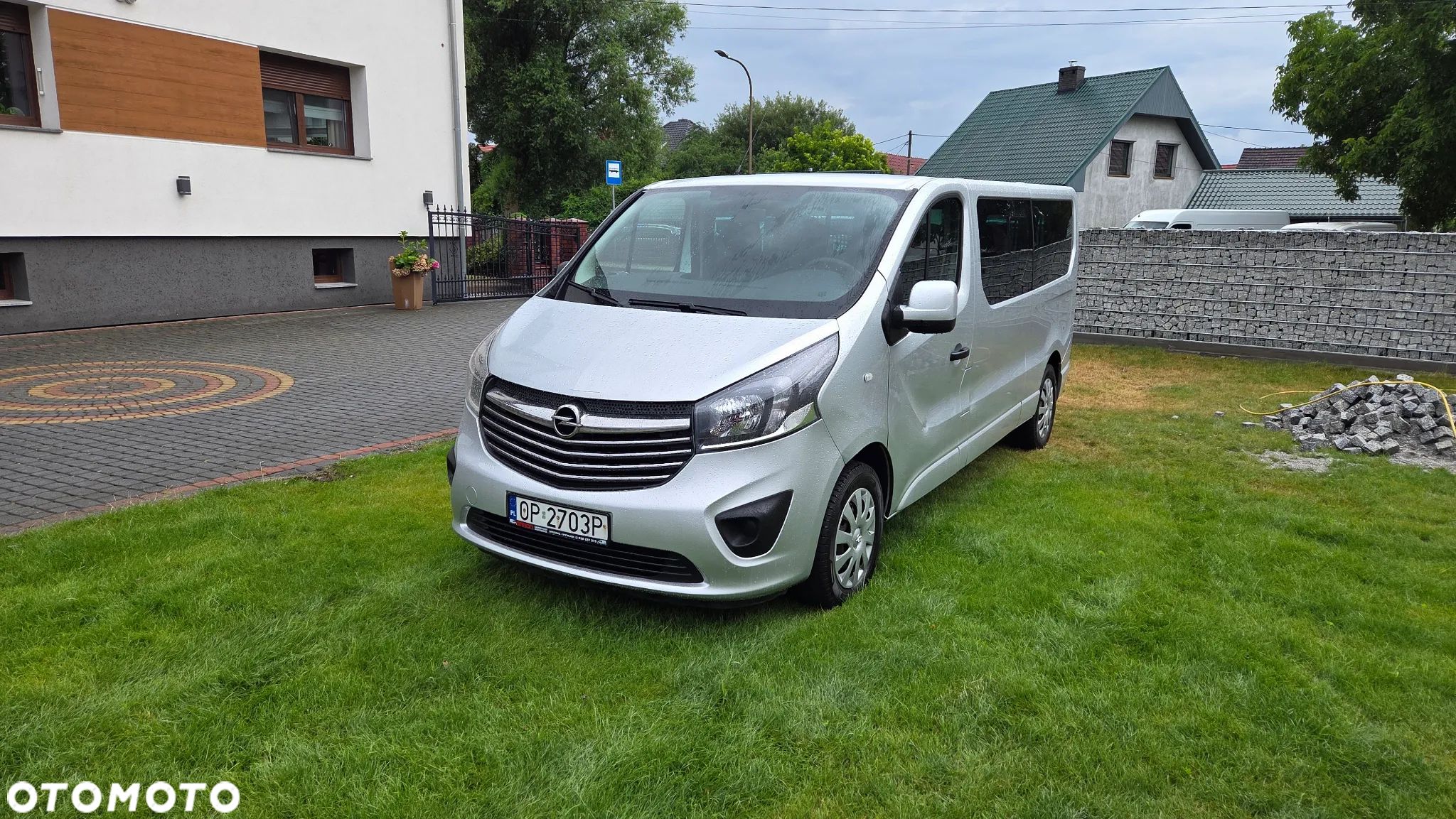 Opel Vivaro - 1