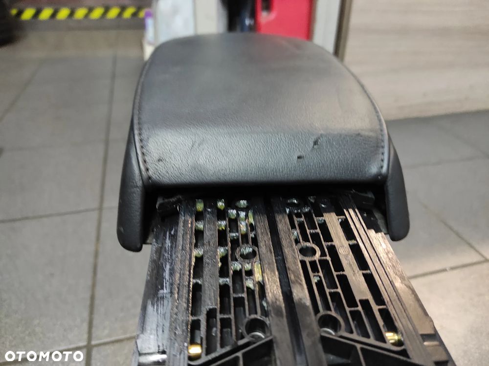 Podłokietnik Skoda SuperB II Skóra - 4